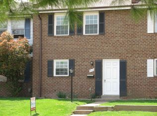 312 E Maple Ave, Sterling, VA 20164