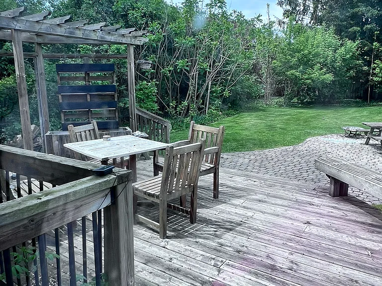 246 Doon Valley Dr — Photo 8