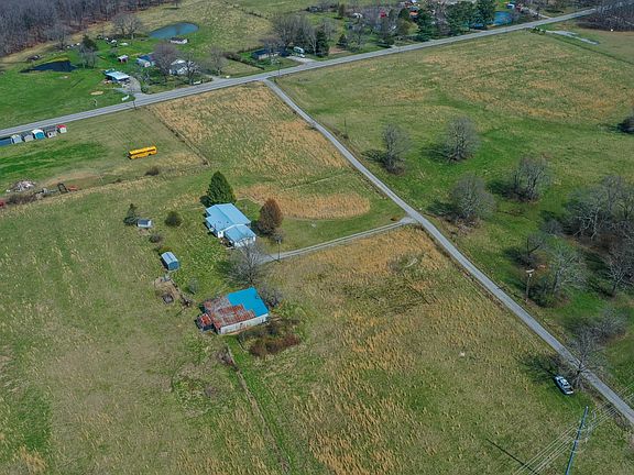 3rd image of 112 Newberry Rd