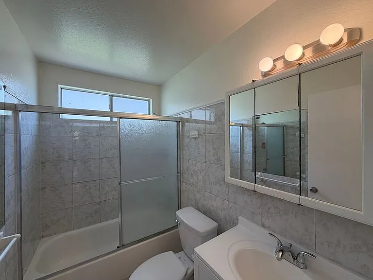 6645 Amberly St — Photo 11