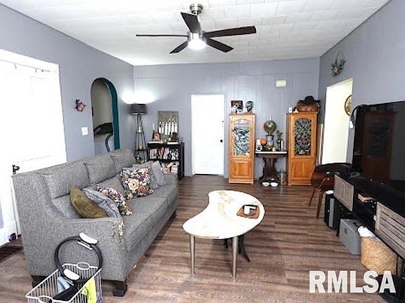 4th image of 216 N 18th St
