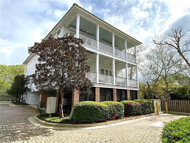 1st image of 2075 Lakeshore Dr #D-13