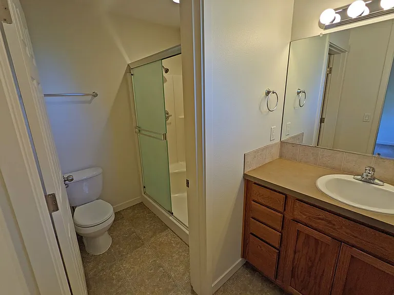 Halsey East Townhomes — Photo 27