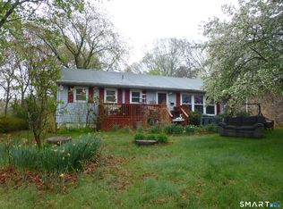 67 Wildwood Ln, Uncasville, CT 06382