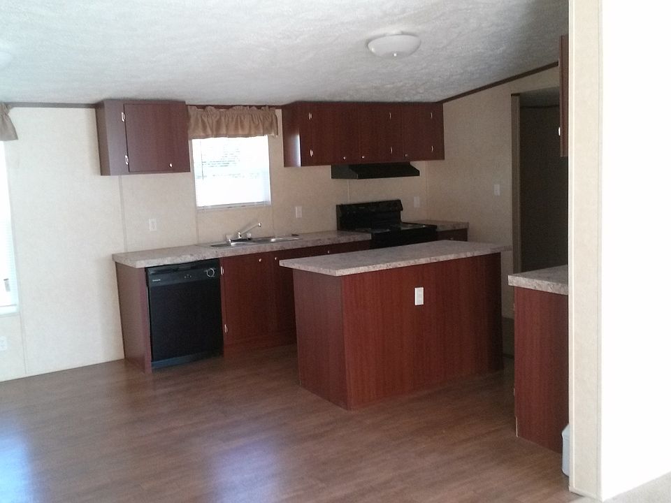 1st image of 290 E Park Ln