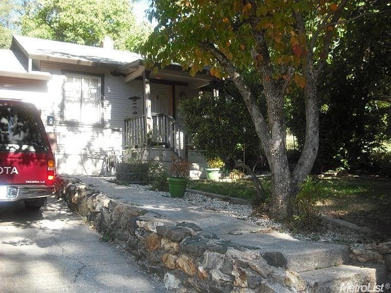 1st image of 426 Mill St