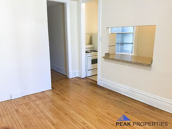 5th image of 824 W Newport Ave #2403296