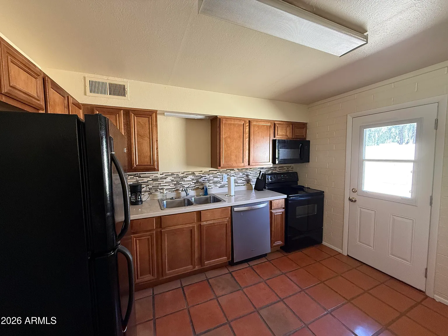 2 bed, 1.0 bath, 822 sqft, $1,550 — Photo 3