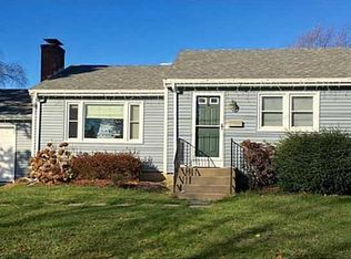 2 James St, Middletown, RI 02842