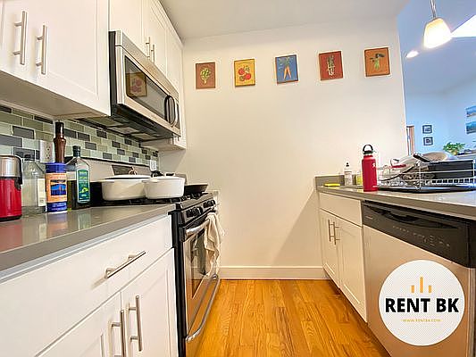 4th image of 566 Sterling Pl #4R