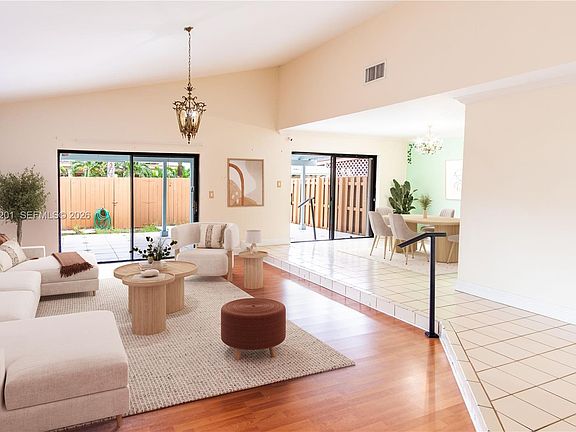 4th image of 13429 SW 13th Ln