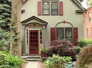 933 Maple Ave, Evanston, IL 60202