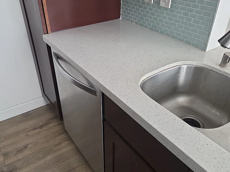 1130 Rexford Dr #4 — Photo 3