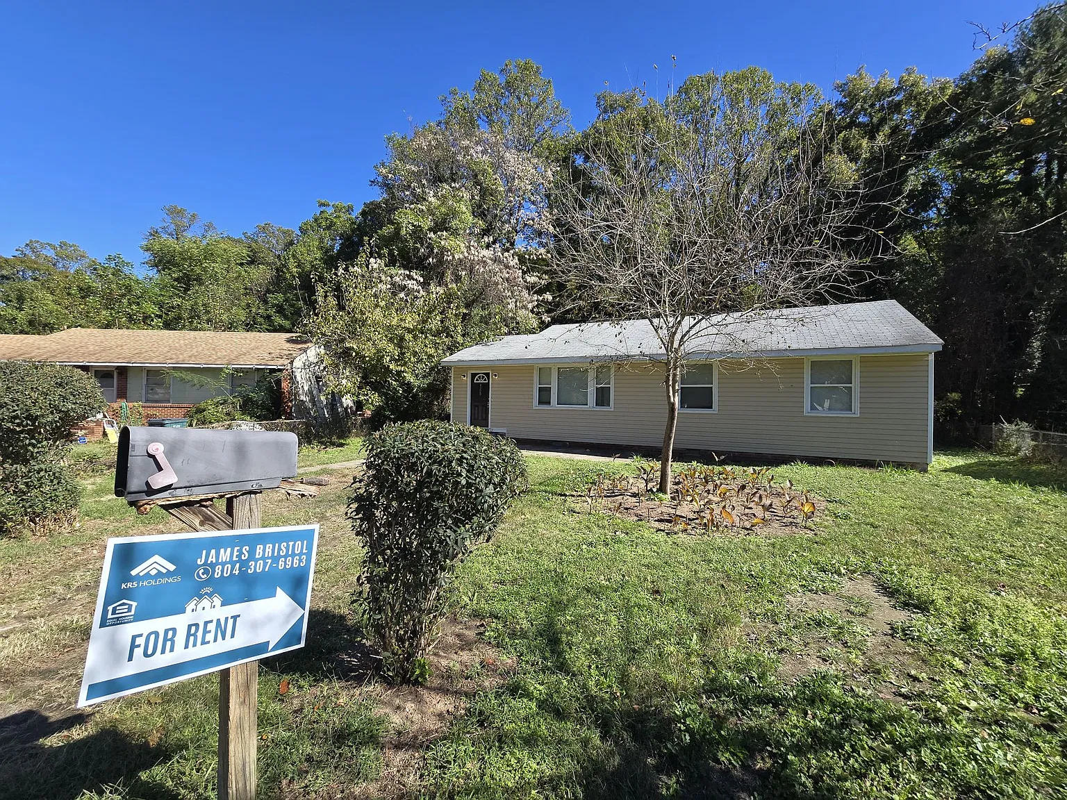 3 bed, 1076 sqft, $1,595 — Photo 1
