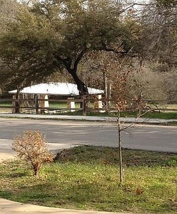 4th image of 2409 E Riviera Dr