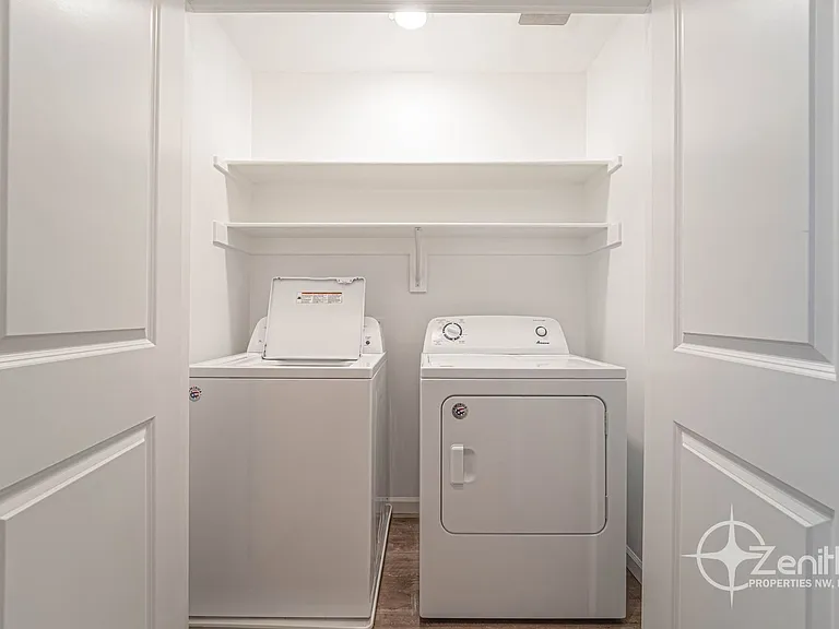 14425 NE 22nd Ave — Photo 17