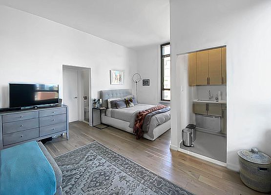 4th image of 4 Park Ave APT 21D