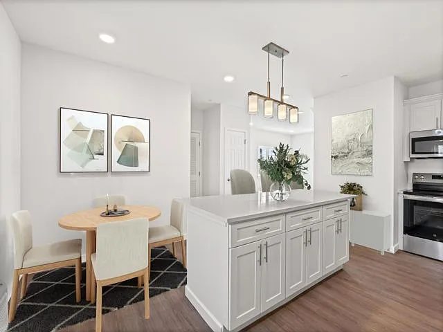 227 4th Ave #306E — Photo 3