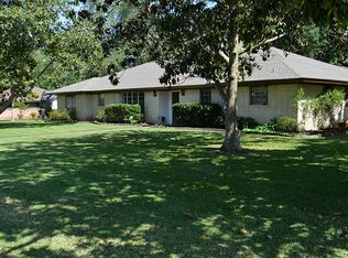 101 E Larkspur Dr, Alvin, TX 77511