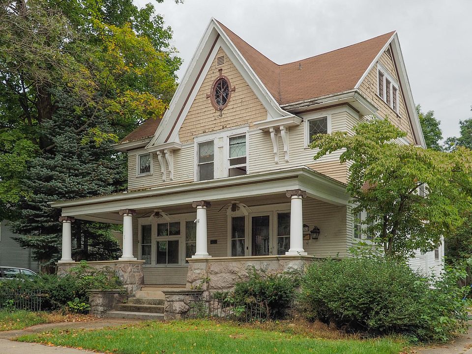 326 Cutler St-101