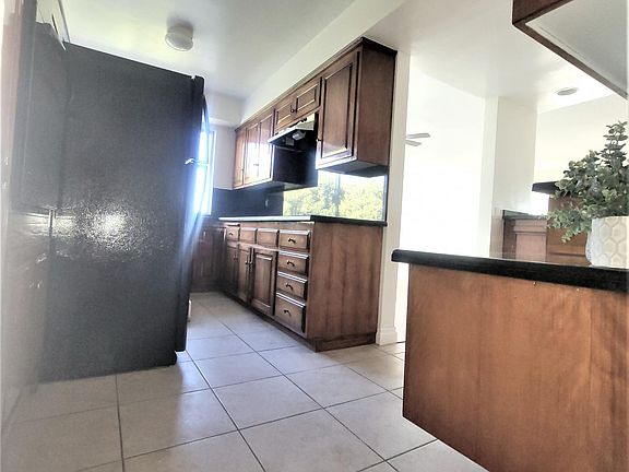 3rd image of 1060 20th St APT 20