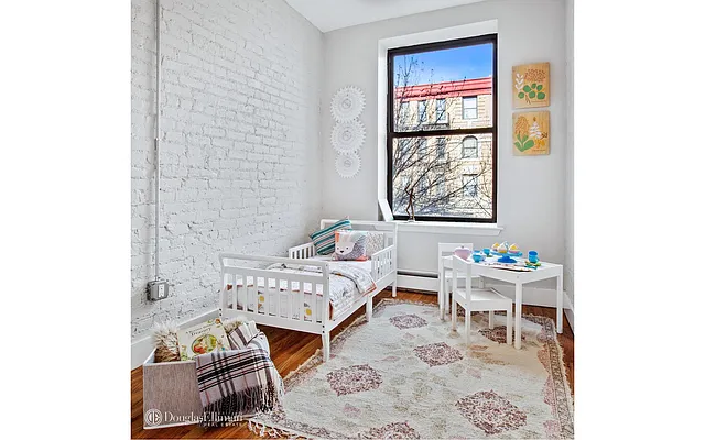 Sold by Douglas Elliman | media 18