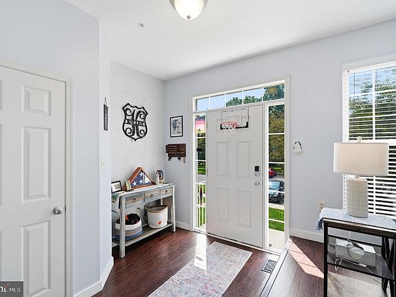 3rd image of 234 Heritage Ct