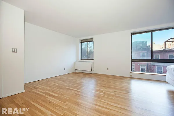 Rented by REAL New York | media 7