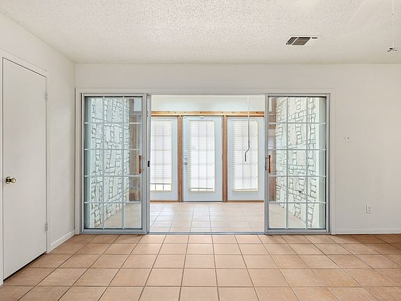 4th image of 6704 Braden Cir