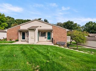 403 Spring Brooke Dr, Brighton, MI 48116