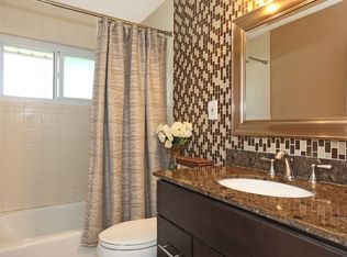 38 Beacon Ln, Hicksville, NY 11801