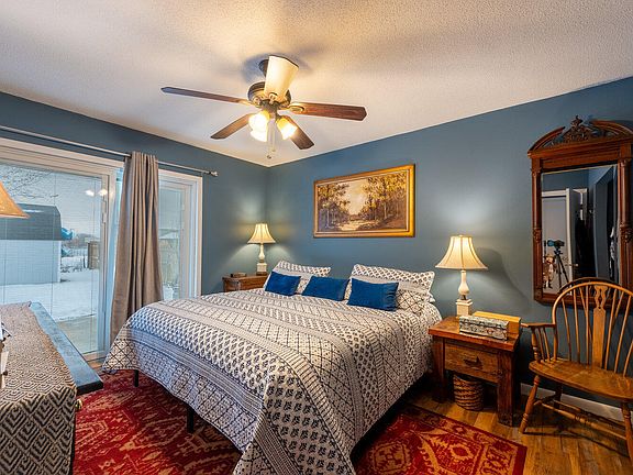 4th image of 609 S Burritt Ave