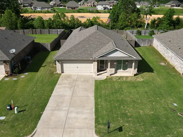 1123 SW Colonial Dr, Cullman, AL 35055