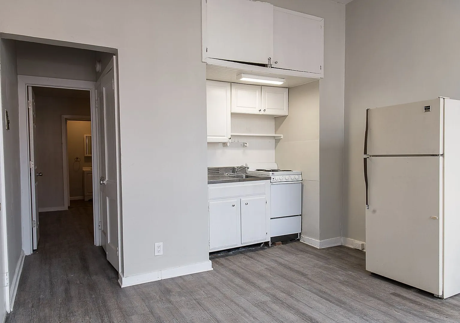 1015 Green St — Photo 2