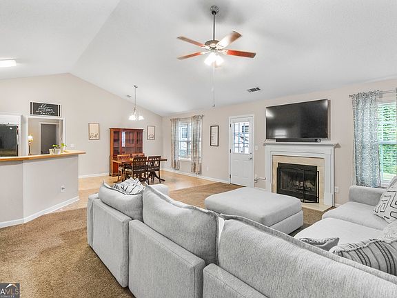 5th image of 122 Bower Ct