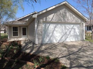 324 Dearborn St, Baldwin City, KS 66006