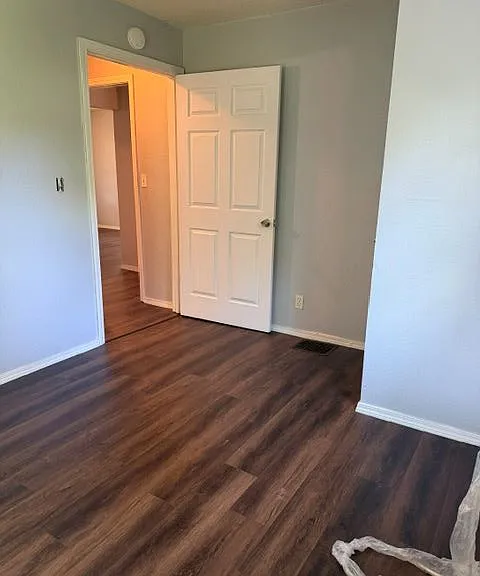 1122 Putnam St — Photo 8