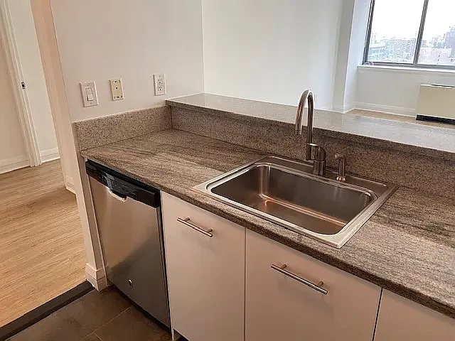 800 6th Ave #17E — Photo 5
