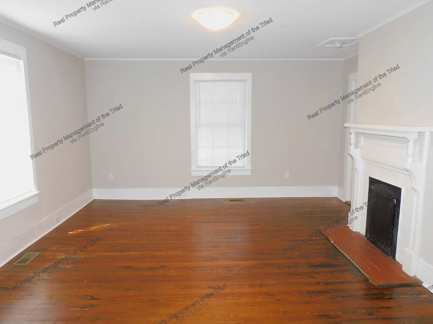 2 bed, 2.0 bath, 924 sqft, $1,495 — Photo 2