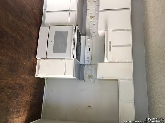 5th image of 835 Park Bnd