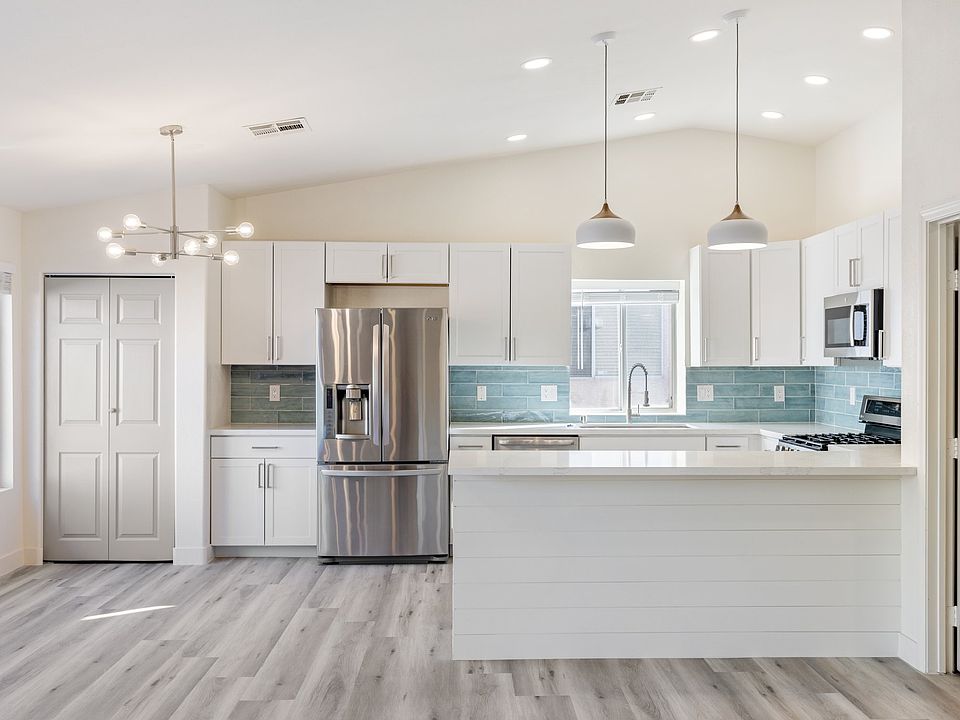 Beautifully remodeled kitchen!