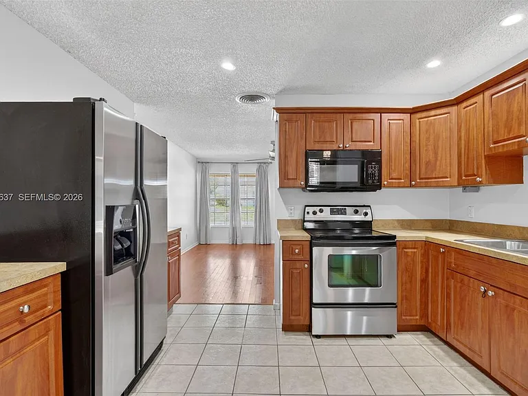 2240 NE Rustic Way — Photo 4