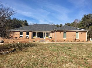 2099 Ranch Rd, Dandridge, TN 37725