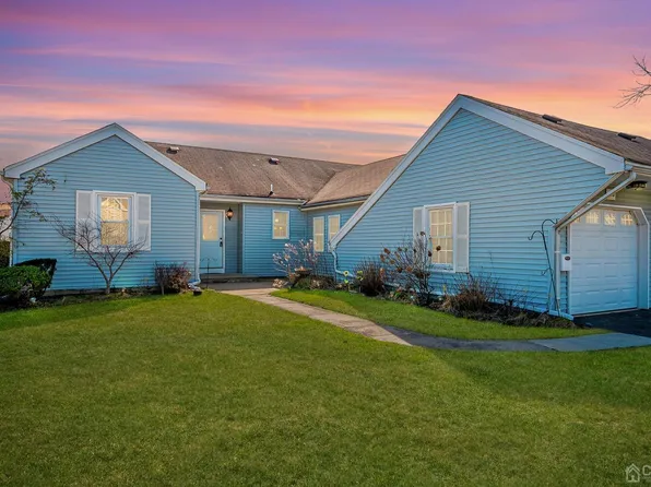 85 Jamestown Rd Unit B, Freehold, NJ 07728