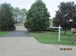 320 Clearview Ct, Winthrop Harbor, IL 60096