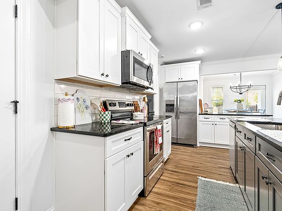 5th image of 321 Morris Ave