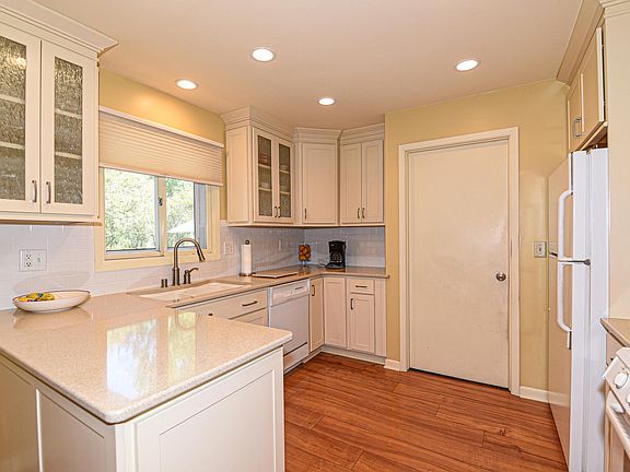 4th image of 12618 N Yvonne Dr