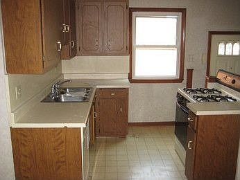 3rd image of 1225 Maureen Ave