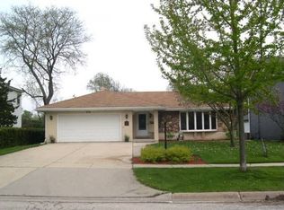 215 S Fairfield Ave, Lombard, IL 60148