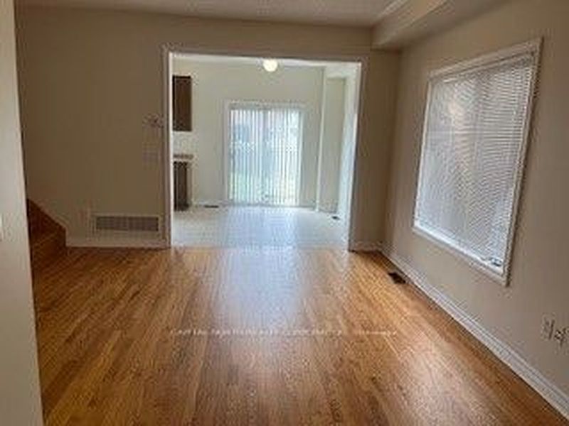 Brampton House for rent - 3 Bedrooms — photo 6